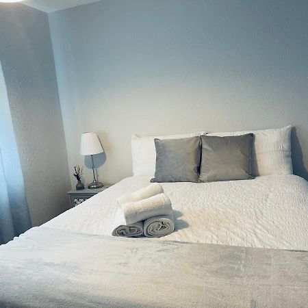 II Comfortable Room, Shared House Almondsbury Eksteriør bilde