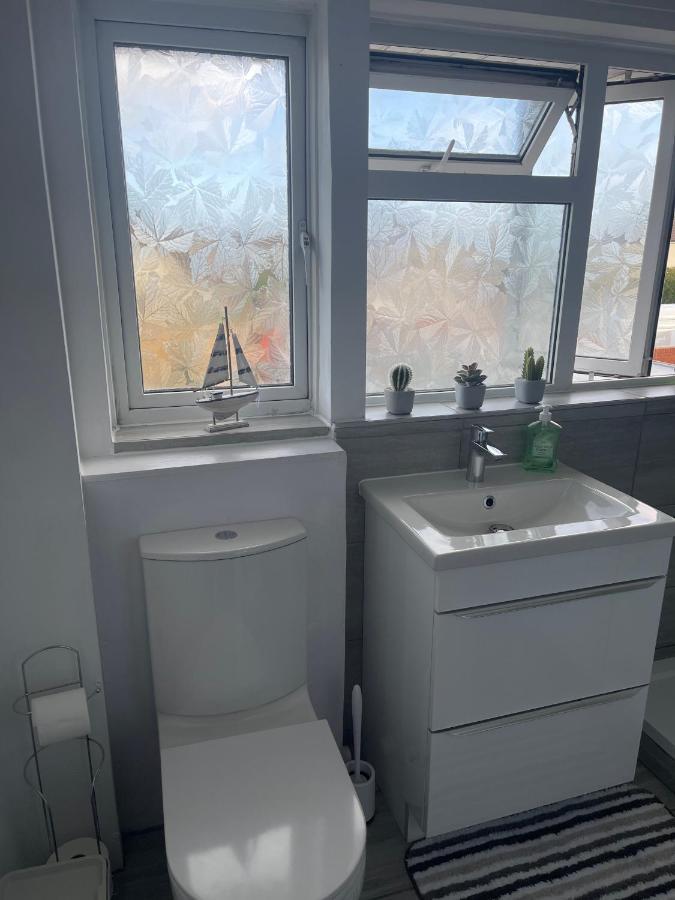 II Comfortable Room, Shared House Almondsbury Eksteriør bilde